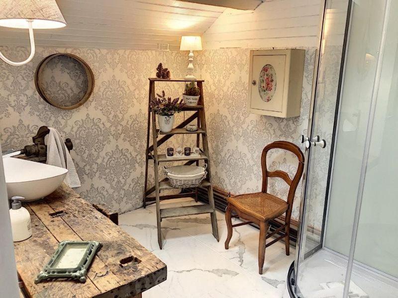 Notre Dame Face Au Chateau Guest house 4*
