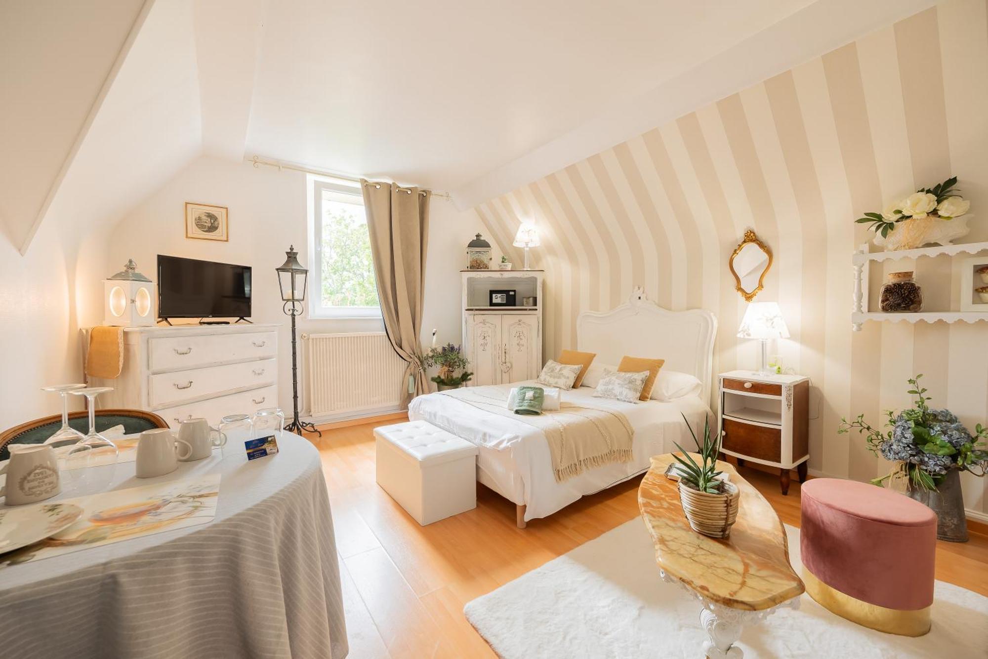 Notre Dame Face Au Chateau 4* Sedan