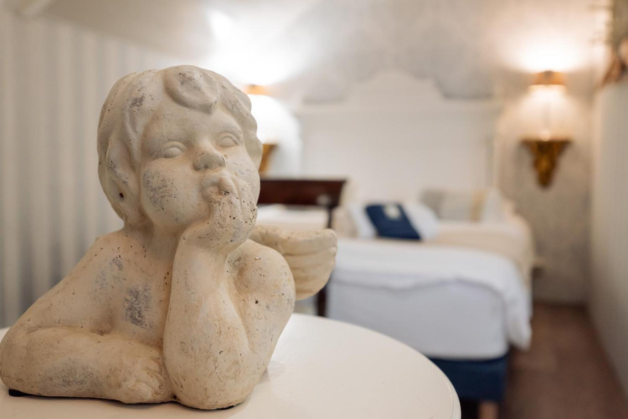 Notre Dame Face Au Chateau Guest house 4*